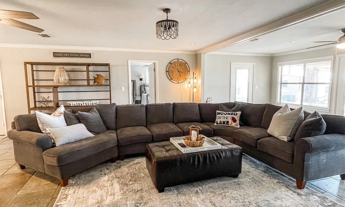 Photo of Livingroom in Cherokee County