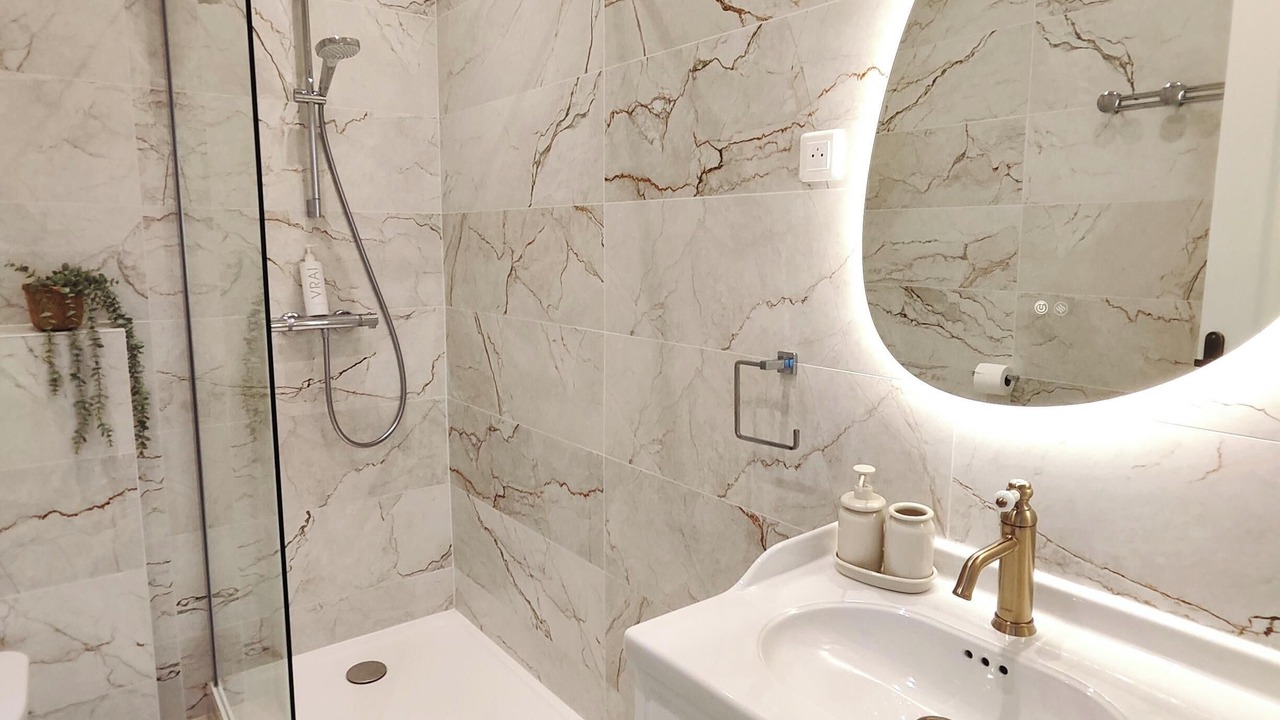 Photo of Bathroom in Dinan