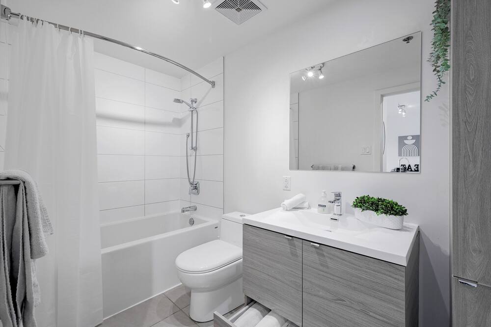 Photo of Bathroom in Shaughnessy Village