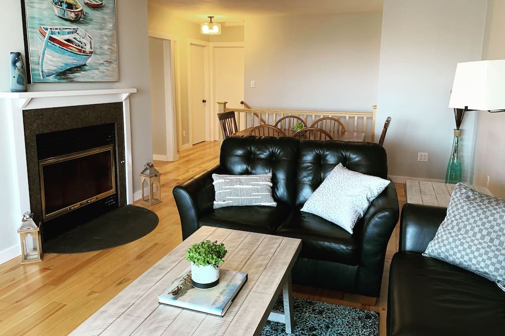 Photo of Livingroom in Antigonish County