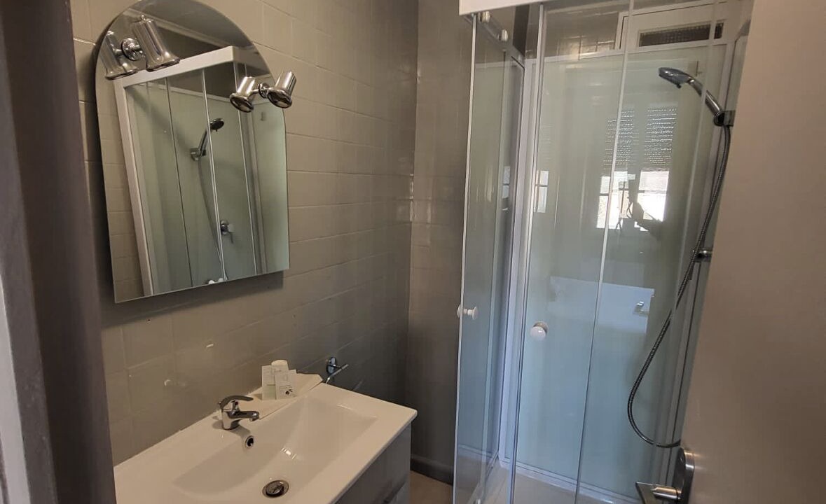 Photo of Bathroom in Chauny