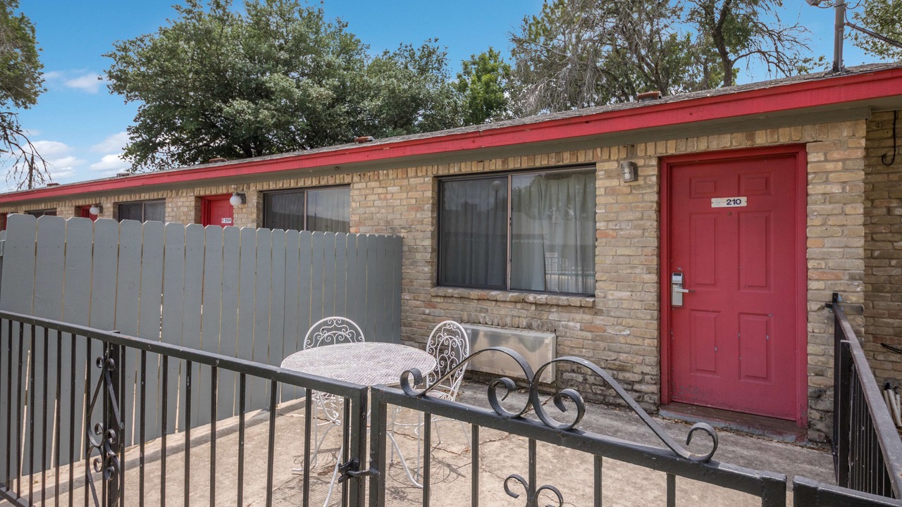 Photo of Bedroom in Lockhart