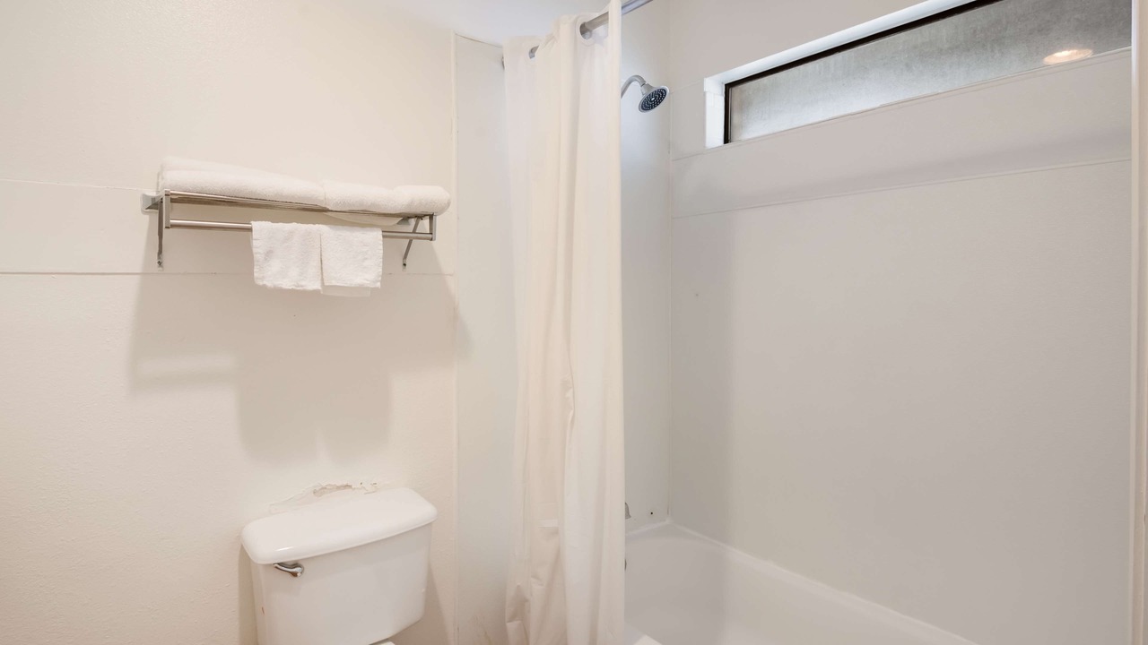 Photo of Bathroom in Lockhart
