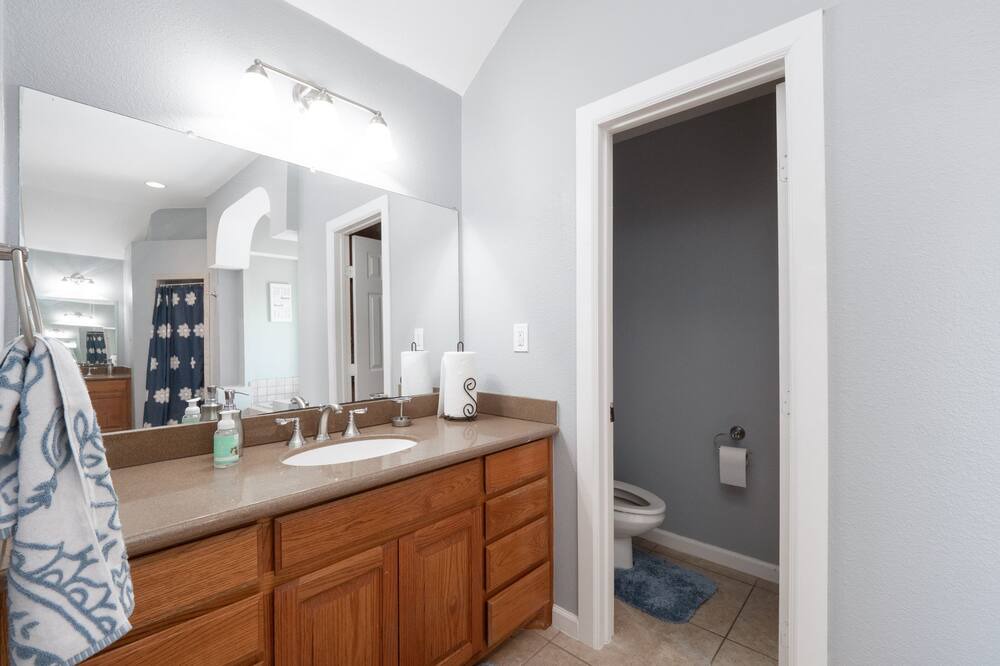 Photo of Bathroom in Farmersville