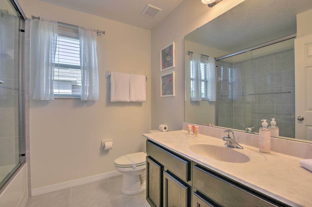 Photo of Bathroom in Veranda Palms