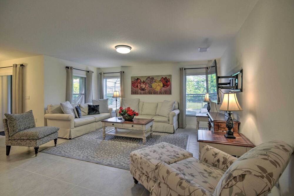 Photo of Bedroom in Veranda Palms
