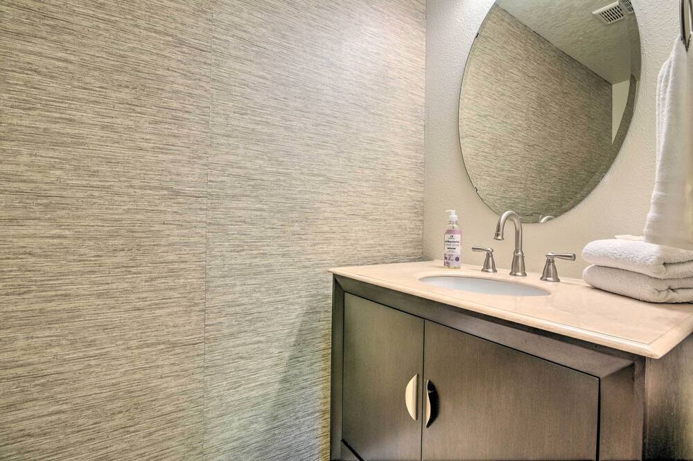Photo of Bathroom in Veranda Palms