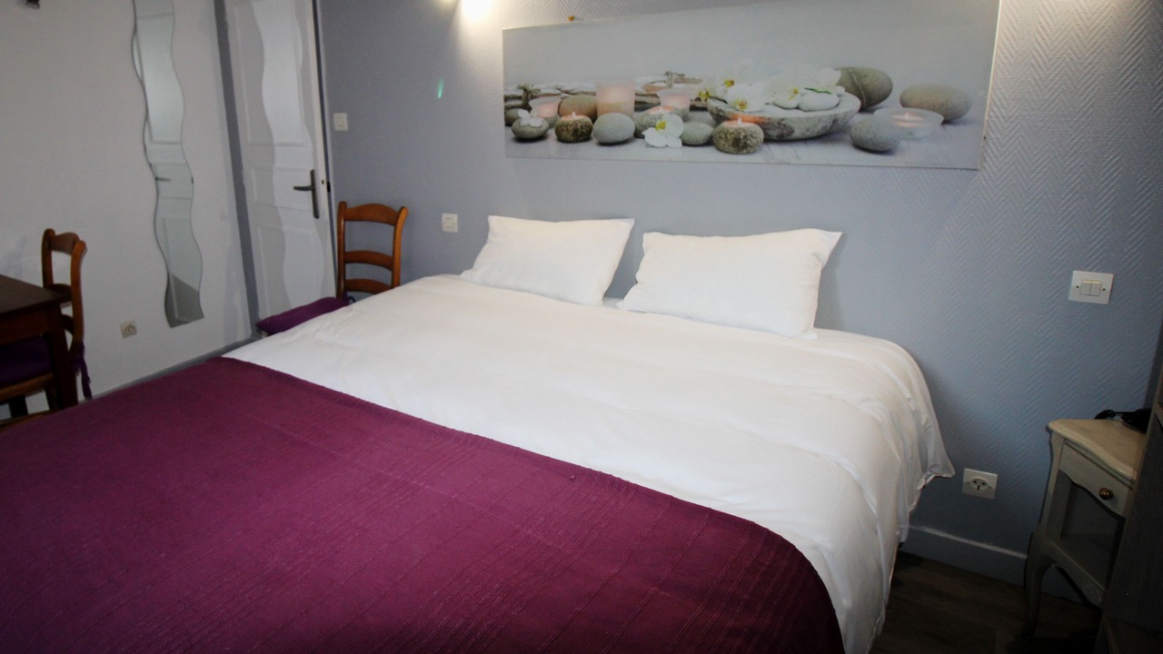 Photo of Bedroom in Beze