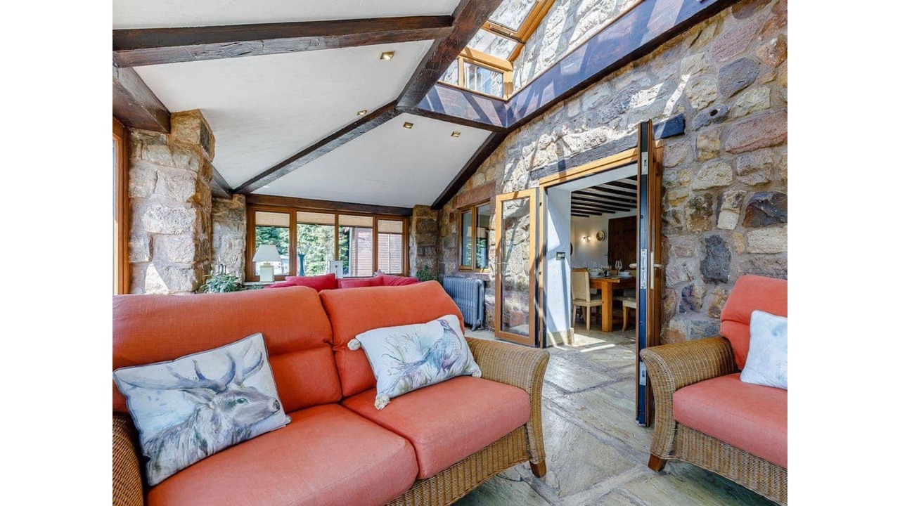 Photo of Livingroom in Endon