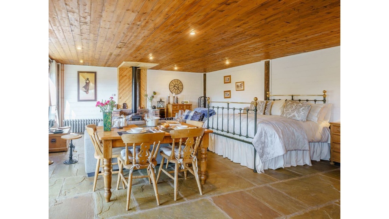 Photo of Others in Endon