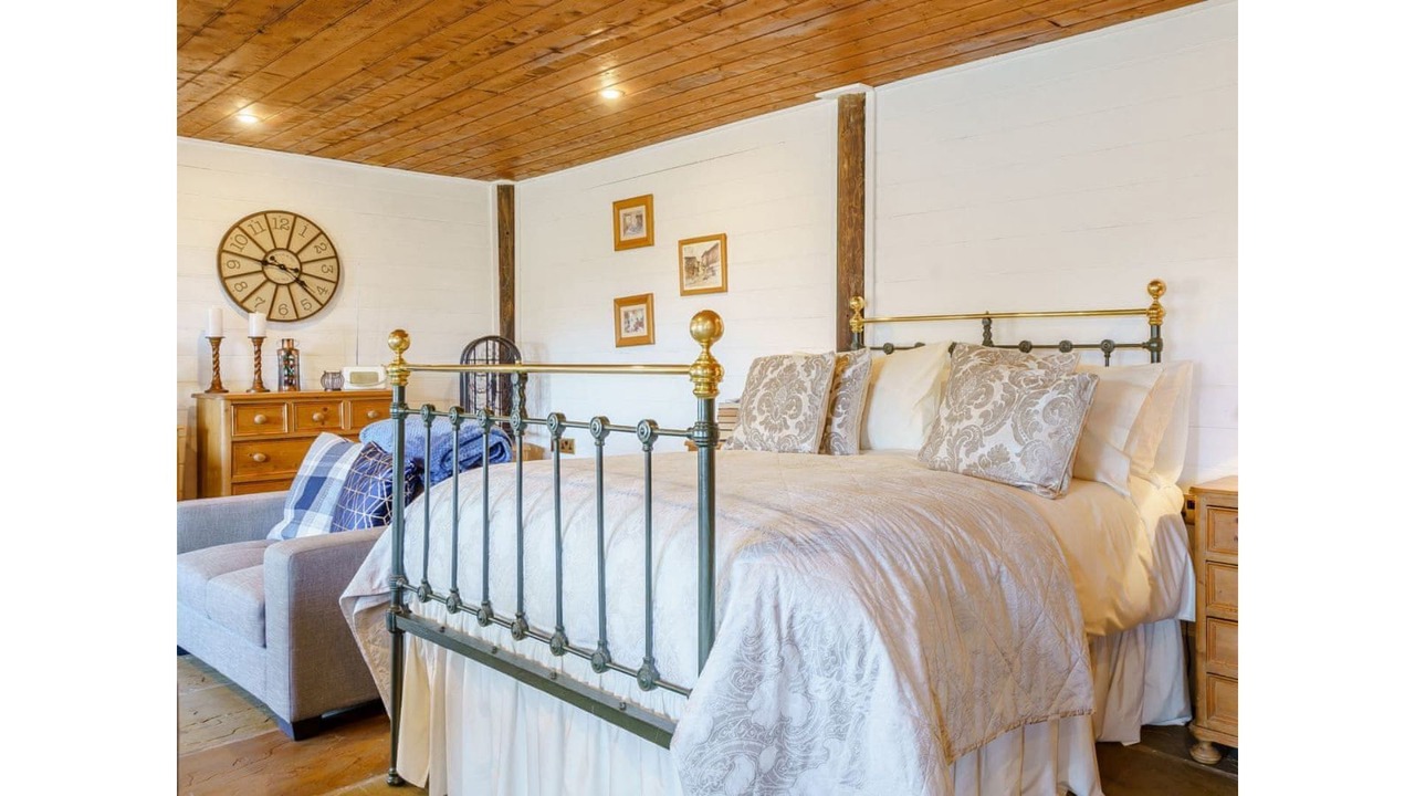 Photo of Others in Endon