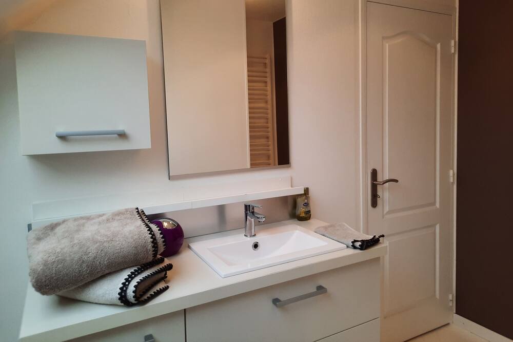 Photo of Bathroom in Baubigny