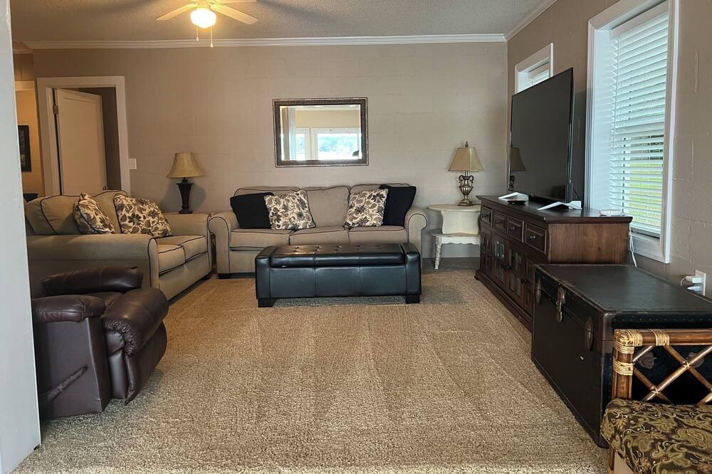 Photo of Others in Cobb