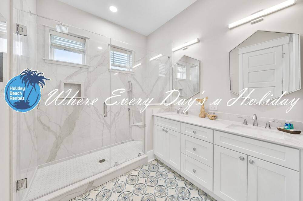 Photo of Bedroom in Crescent Beach