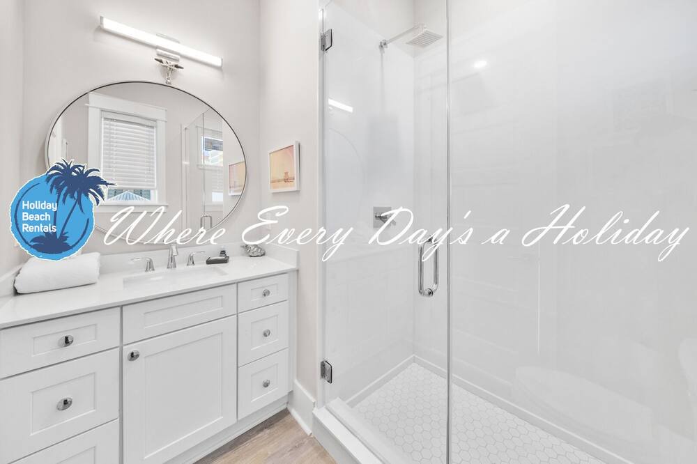 Photo of Bedroom in Crescent Beach