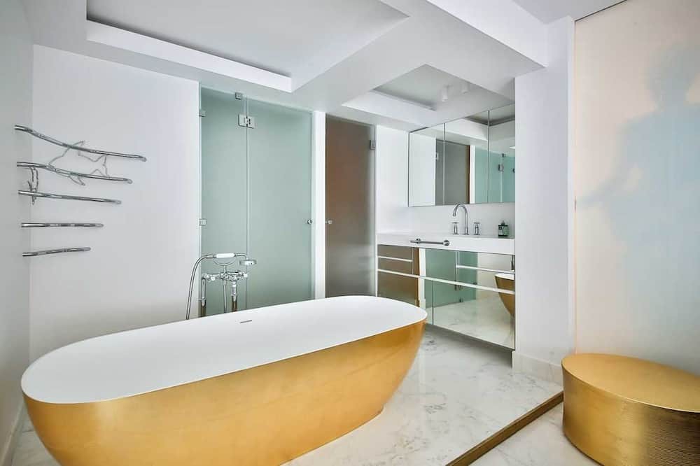 Photo of Bathroom in Quartier de l'Ecole-Militaire