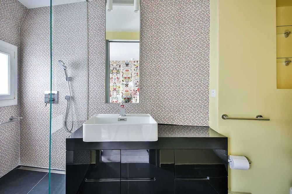 Photo of Bathroom in Quartier de l'Ecole-Militaire