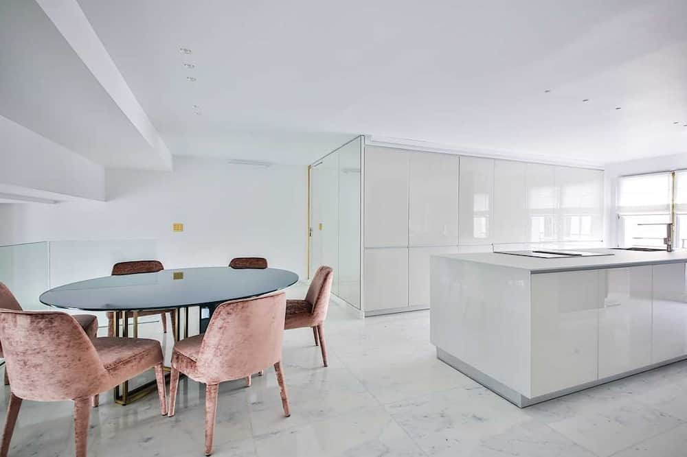 Photo of Kitchen in Quartier de l'Ecole-Militaire