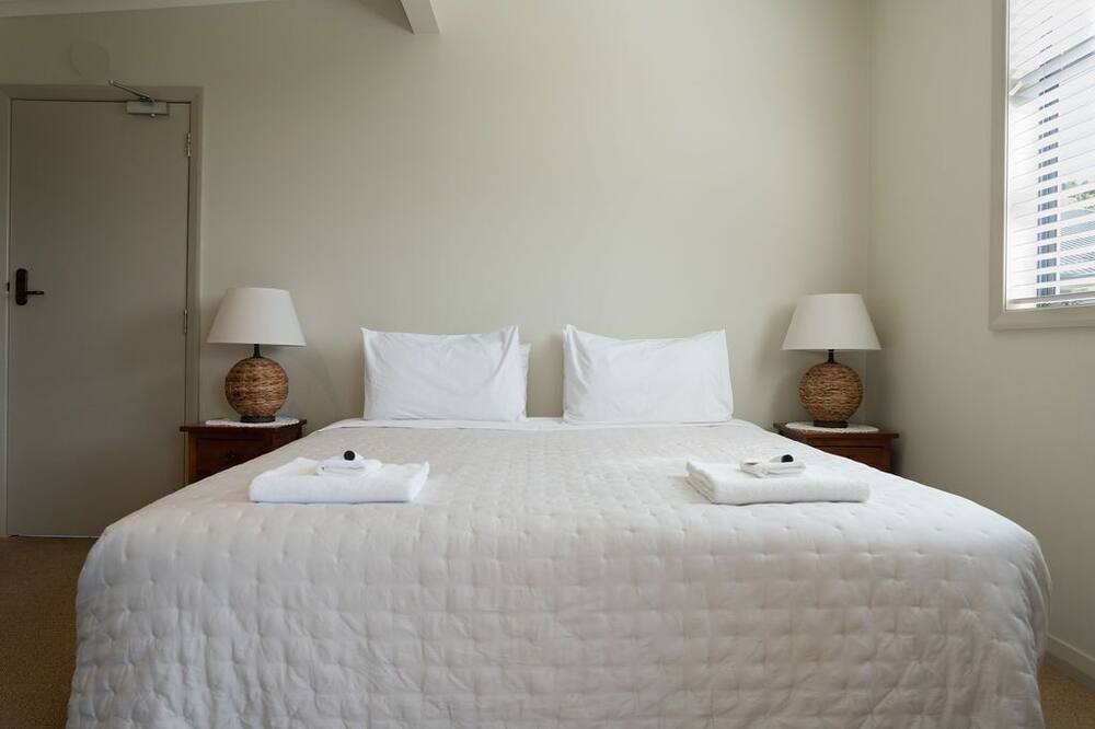 Photo of Others in Pitone