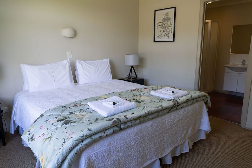 Photo of Others in Pitone