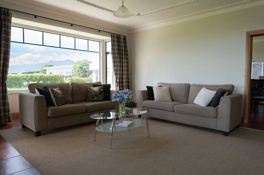 Photo of Others in Pitone