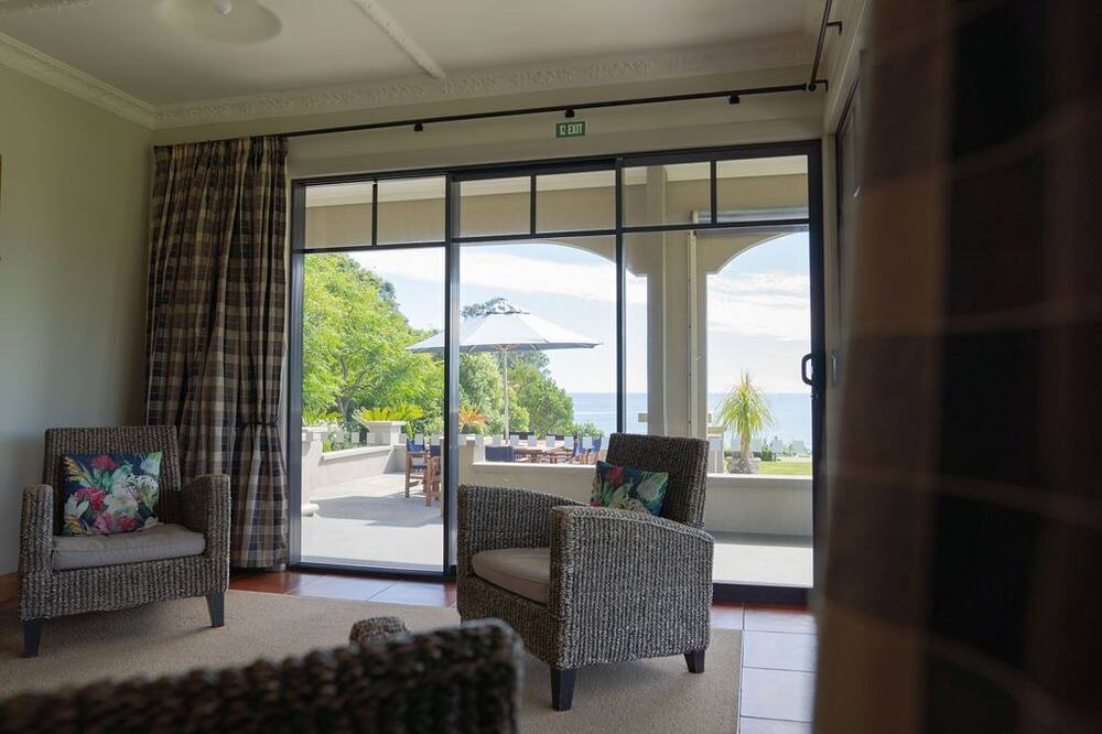 Photo of Others in Pitone