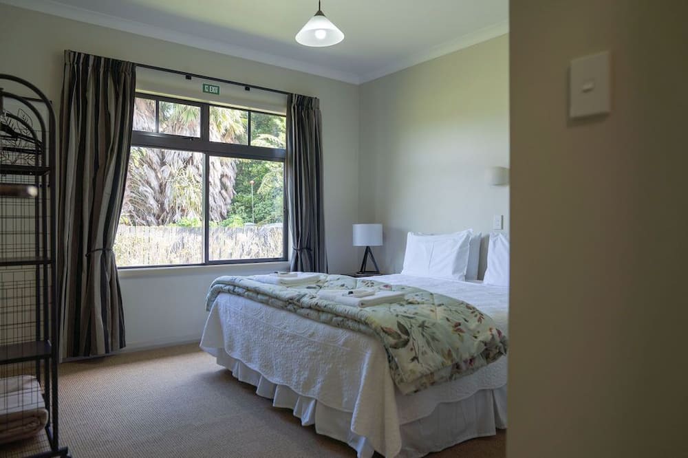 Photo of Others in Pitone