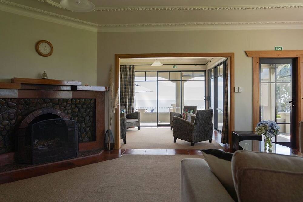 Photo of Others in Pitone