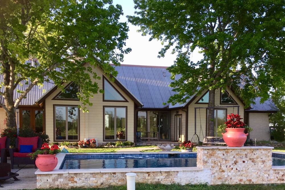 Photo of Outdoor in La Grange
