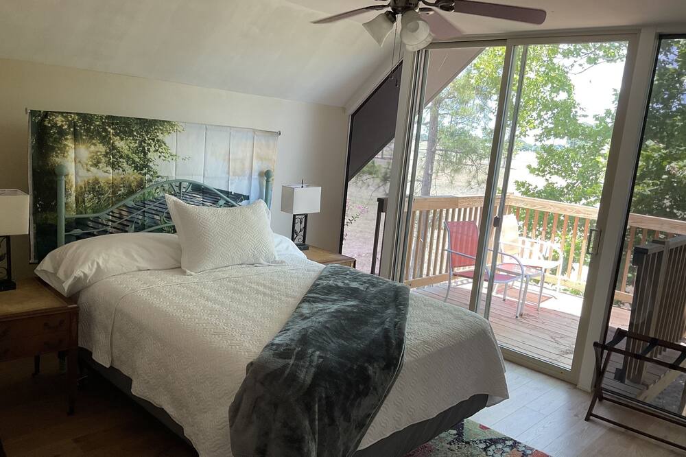 Photo of Bedroom in La Grange