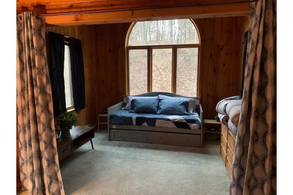 Photo of Bedroom in Pleasant Valley