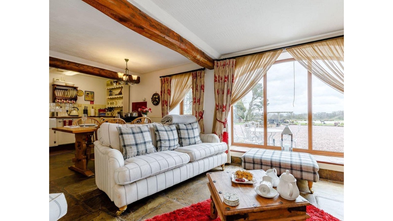 Photo of Livingroom in Endon