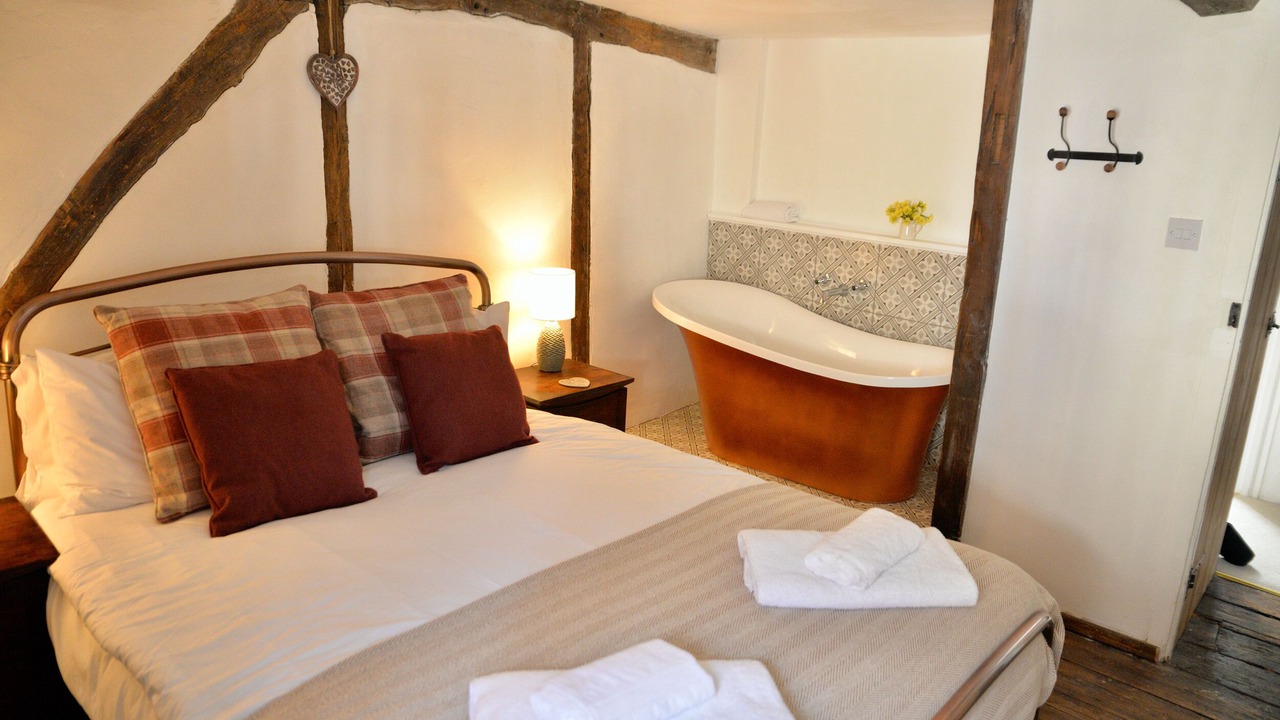 Photo of Others in Sandwich