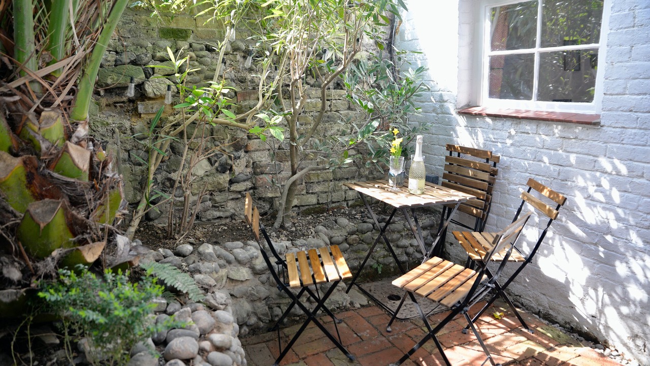 Photo of Others in Sandwich