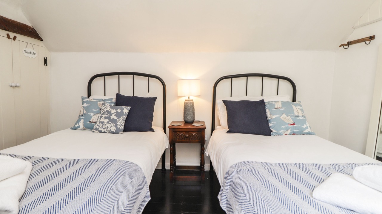 Photo of Others in Sandwich