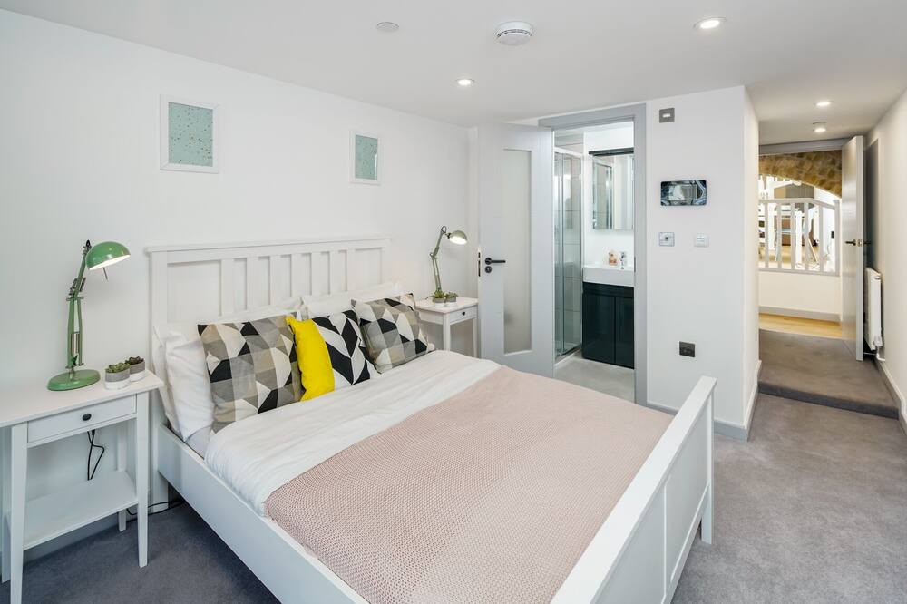 Photo of Bedroom in Northcote