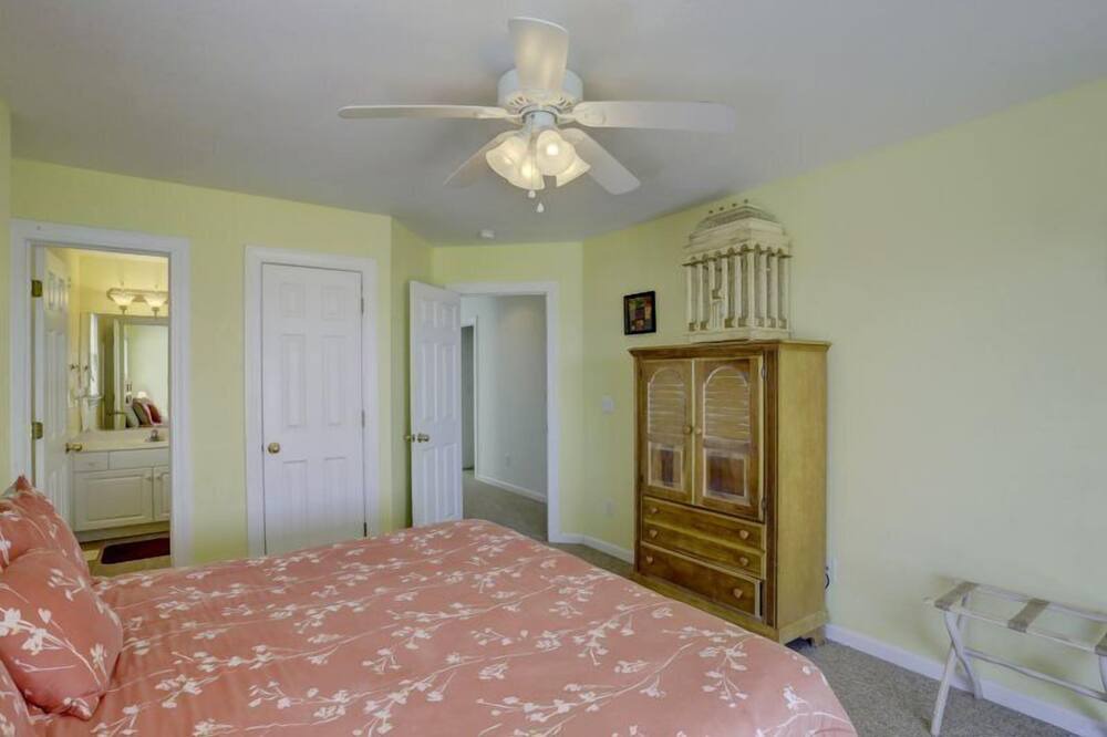Photo of Bedroom in Nags Head