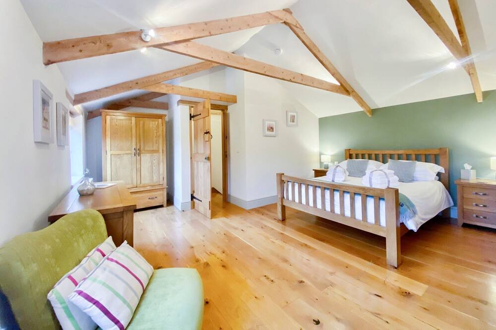 Photo of Bedroom in Dyrham