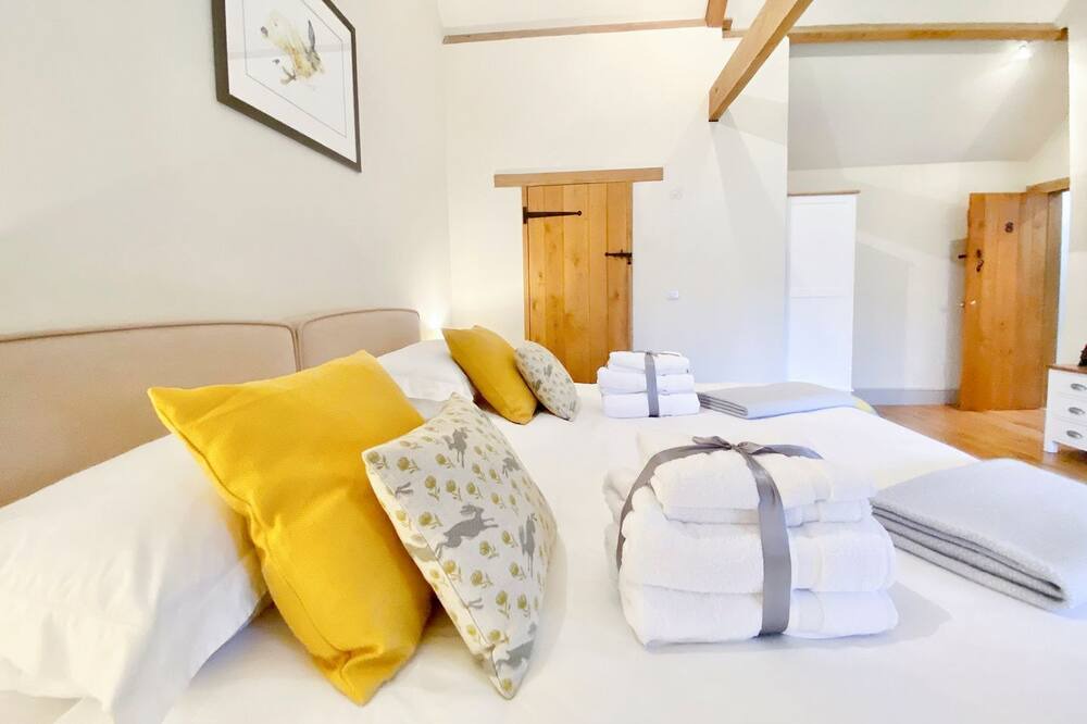 Photo of Bedroom in Dyrham