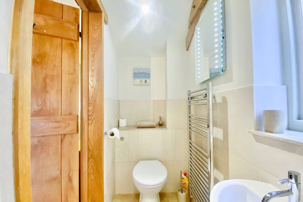Photo of Bathroom in Dyrham