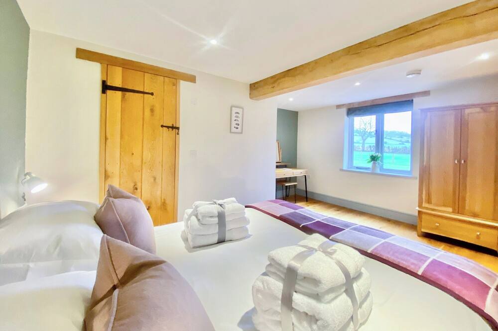 Photo of Bedroom in Dyrham