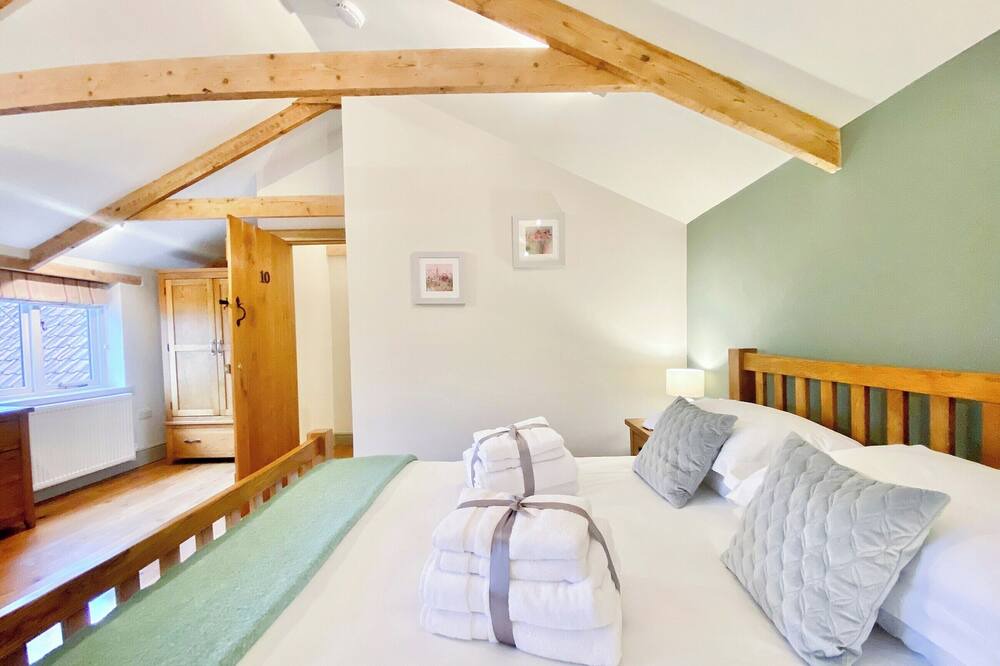 Photo of Bedroom in Dyrham