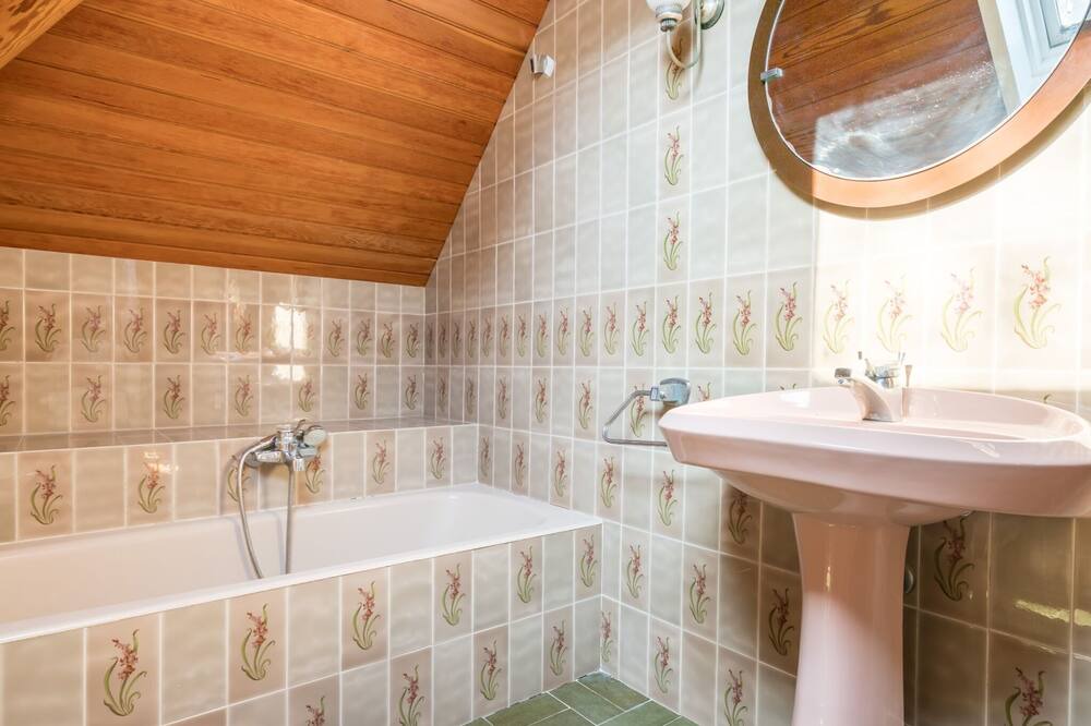 Photo of Bathroom in Orrius