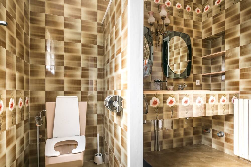Photo of Bathroom in Orrius