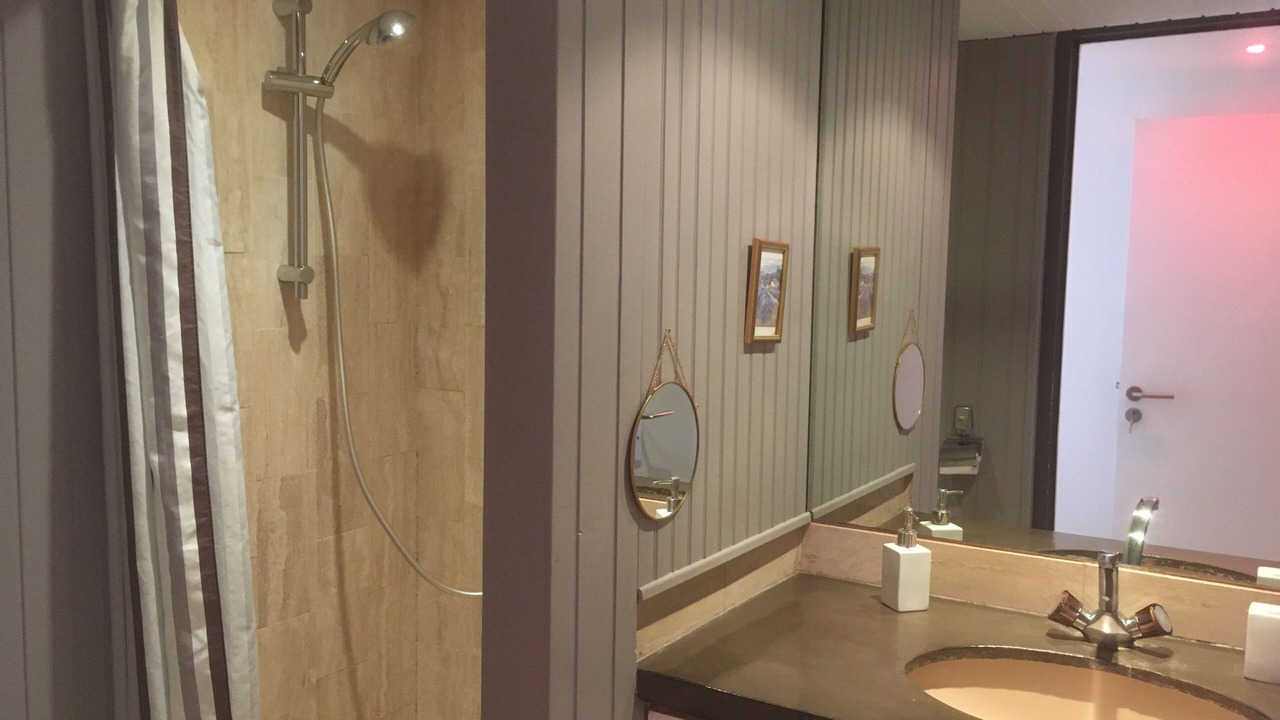 Photo of Bathroom in Nyons