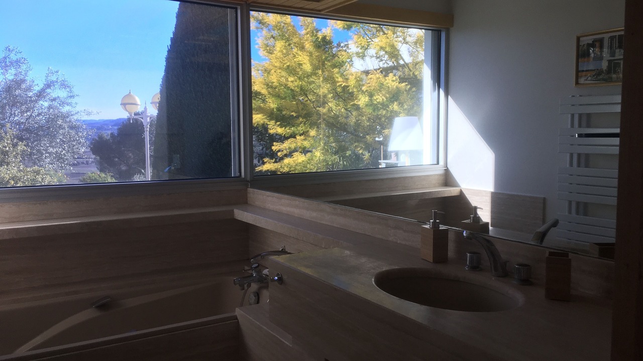 Photo of Bathroom in Nyons