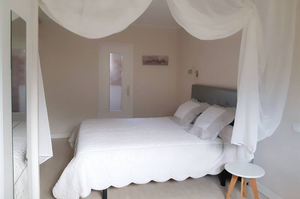 Photo of Bedroom in Tarascon-sur-Ariege