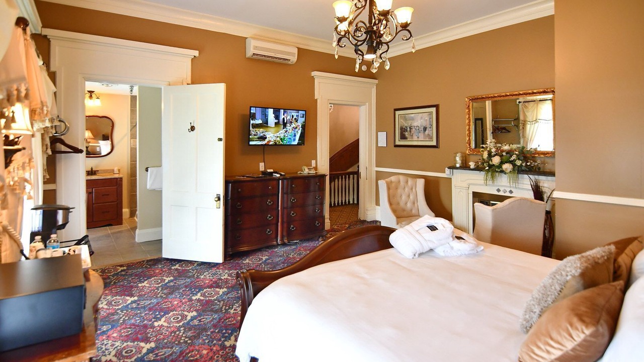 Photo of Bedroom in Avon