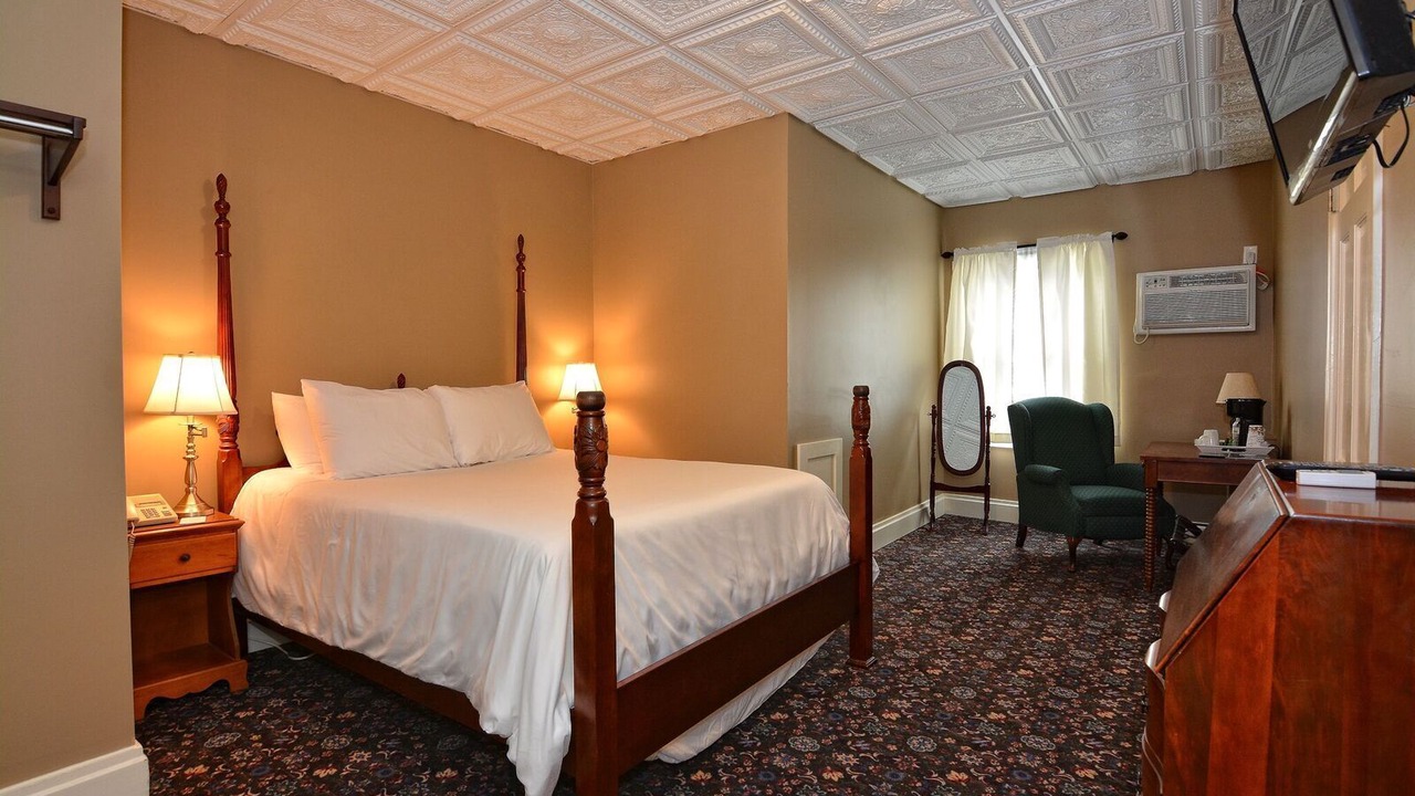 Photo of Bedroom in Avon