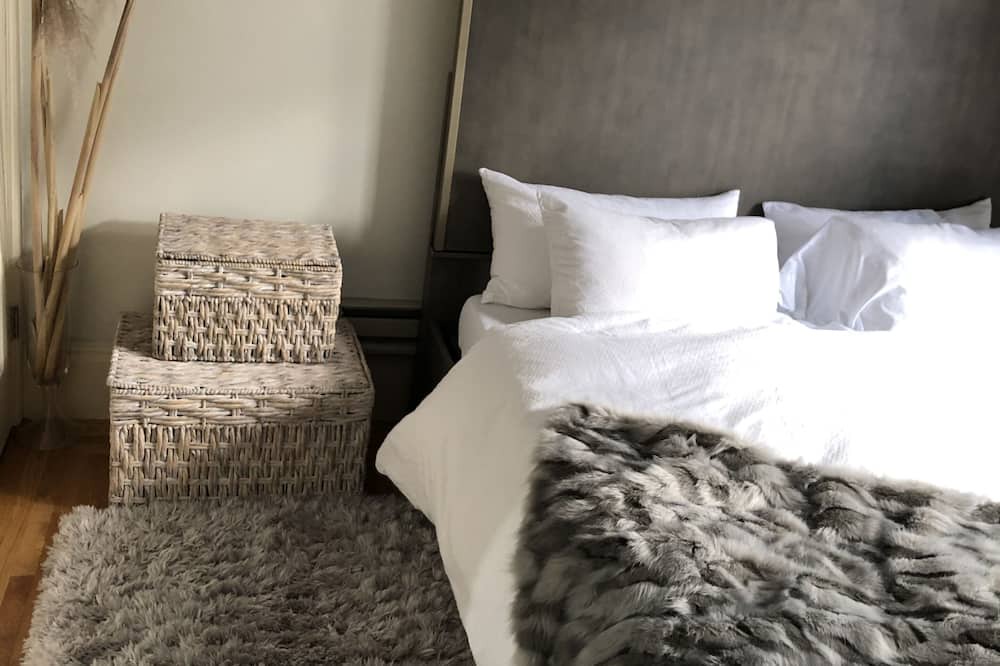 Photo of Bedroom in Pacific Heights